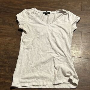 White v-neck t-shirt